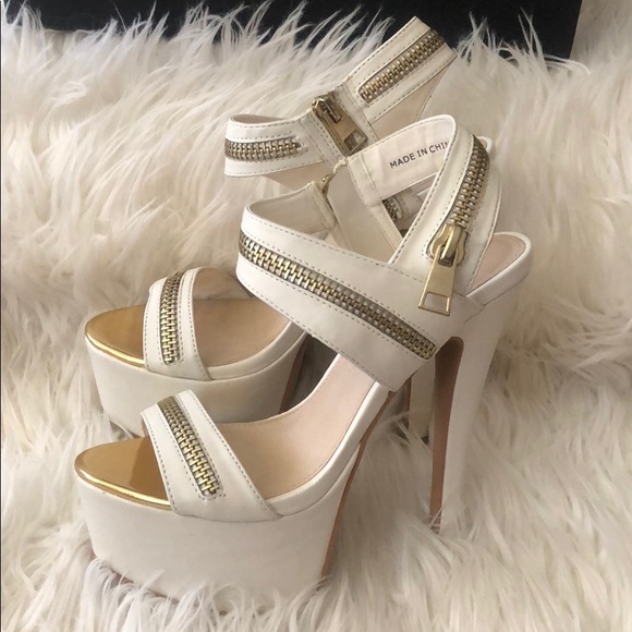 Bebe white heels size 7 - Picture 2 of 5